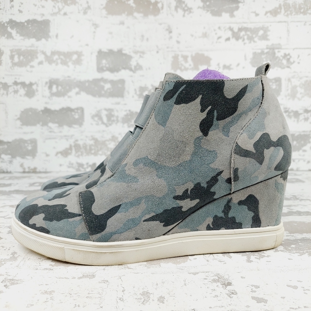 Blondo Wedge Camo Gray Slip On Wedge Casual Slip On Sneakers X232